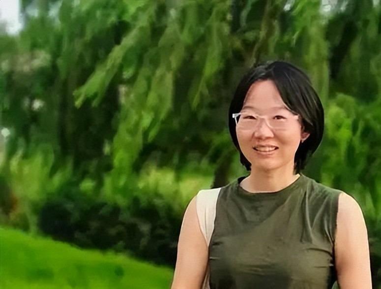 MK体育登录入口-45岁的李娟近况曝光,住15W的房子,不生孩子也不上班,选择隐居